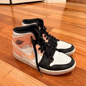 Jordan Black Sneakers